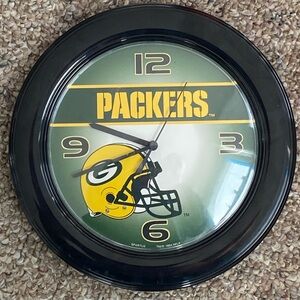 Vintage Green Bay Packers Football Wall Clock 11" Quartz By: Spartus 1994 NFL -